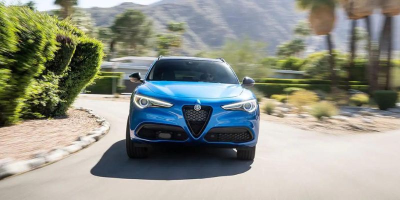 2023 Alfa Romeo Stelvio technology