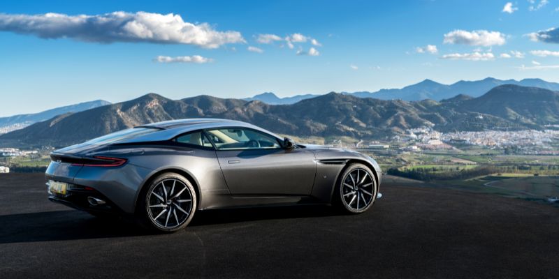  2022 Aston Martin DB11 performance