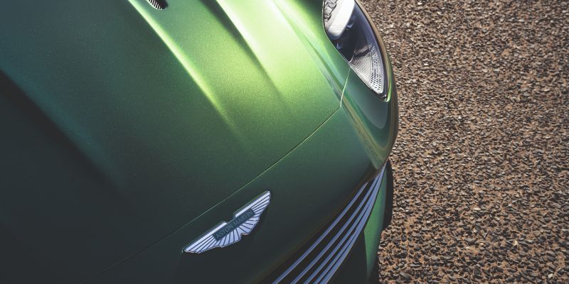 2024 Aston Martin DB12 technology