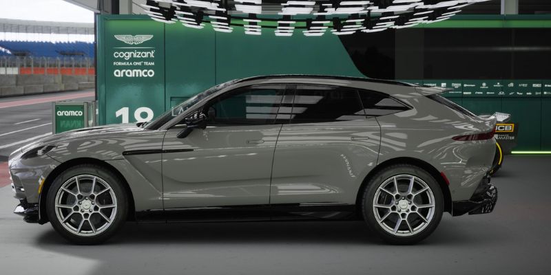 2024 Aston Martin DBX design