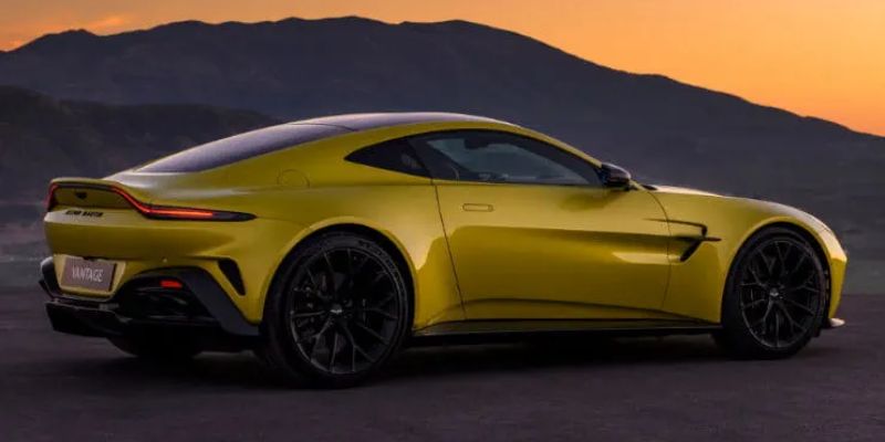 2025 Aston Martin Vantage technology