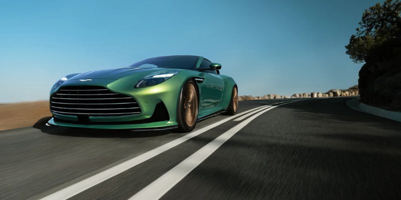 2026 Aston Martin DBX707 design