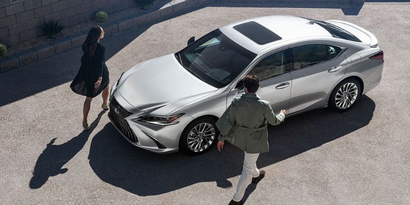 2023 Lexus ES technology