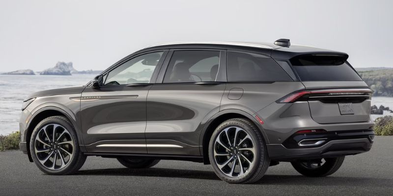 2024 Lincoln Nautilus design