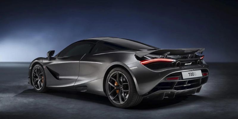 2023 McLaren 720S technology
