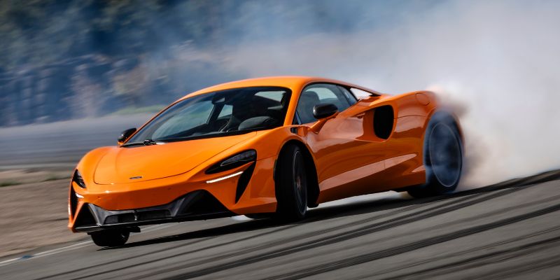 2024 McLaren Artura technology