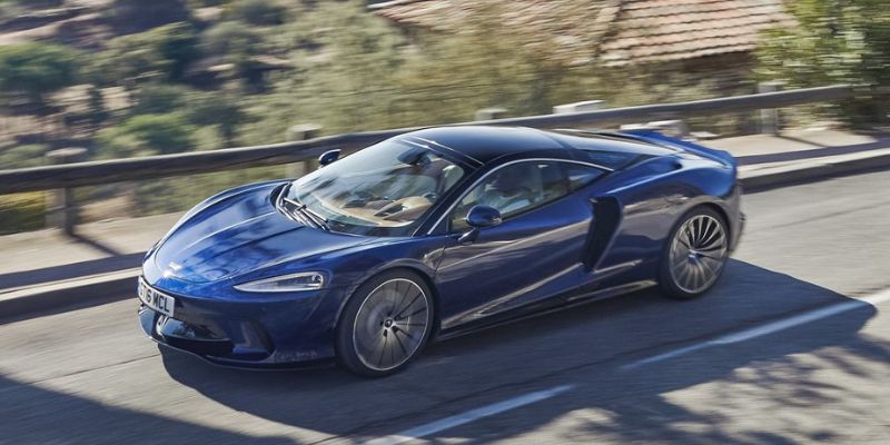  2024 McLaren GT performance