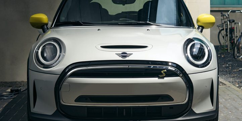  2022 MINI Electric Hardtop 2 Door performance