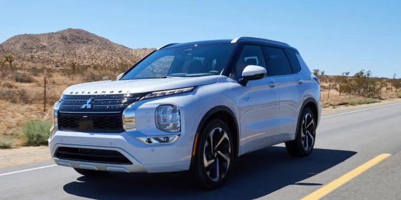 2024 Mitsubishi Outlander PHEV CUV