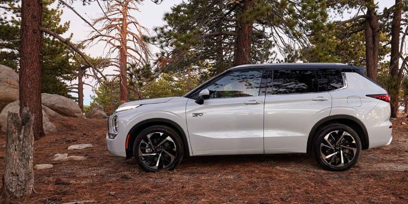 2024 Mitsubishi Outlander PHEV CUV