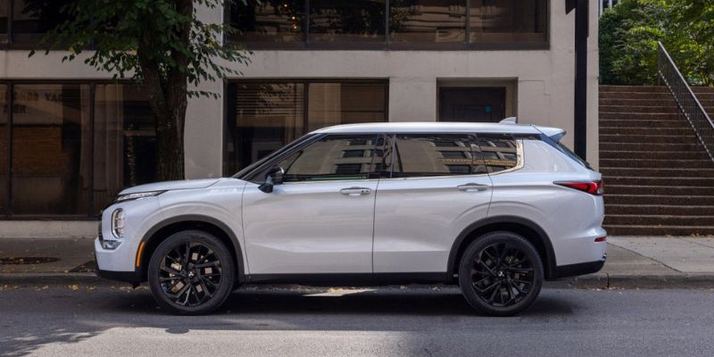 2024 Mitsubishi Outlander CUV