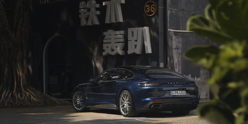 2023 Porsche Panamera Overview