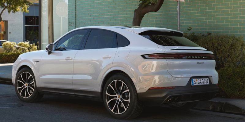 2025 Porsche Cayenne Coupe design