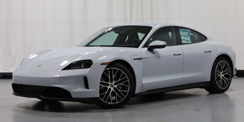  2025 Porsche Taycan performance