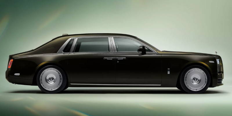 2023 Rolls-Royce Phantom Extended technology