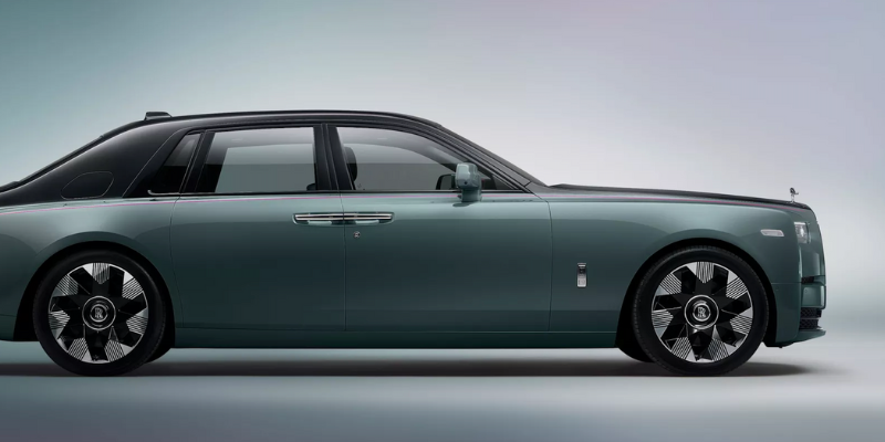  2023 Rolls-Royce Phantom performance
