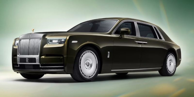 2025 Rolls-Royce Phantom Extended technology