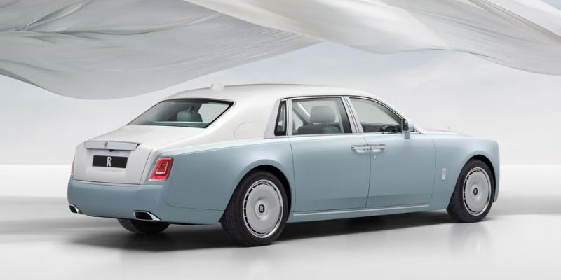 2025 Rolls-Royce Phantom design