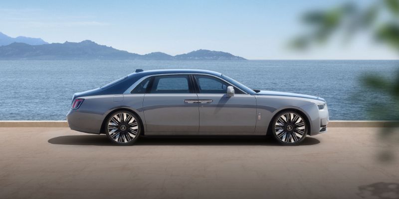  2025 Rolls-Royce Spectre performance