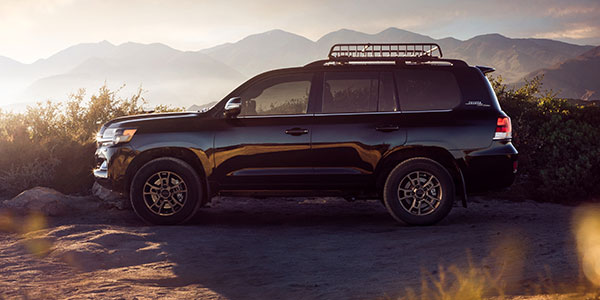 2020 Toyota Land Cruiser design