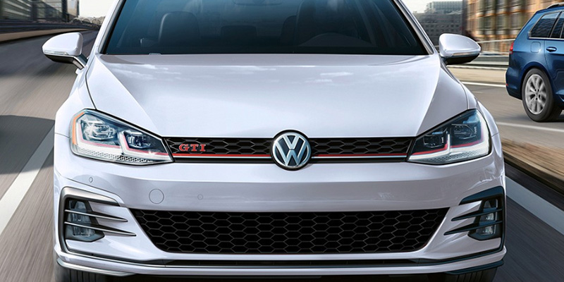 2020 Volkswagen Golf GTI design