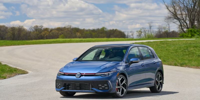 2025 Volkswagen Golf GTI design