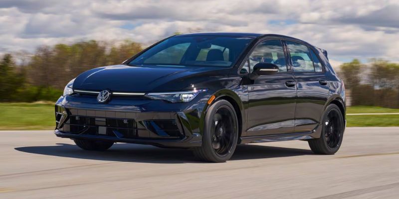 2025 Volkswagen Golf R design