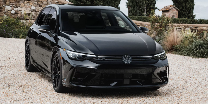 2025 Volkswagen Golf R design