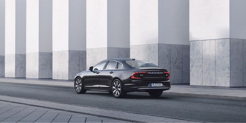 2024 Volvo S90 Recharge technology