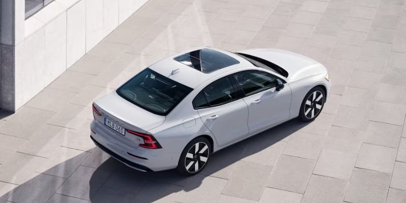 2025 Volvo S60 plug-in hybrid technology
